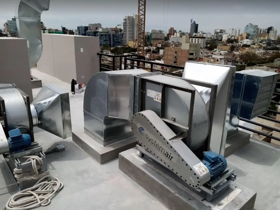 Ventiladores de extracción en azotea
